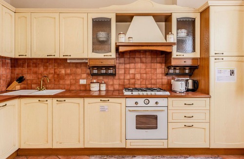 Carlazzo Apartment | Nice apartment for 4 guests with WIFI, TV and balcony