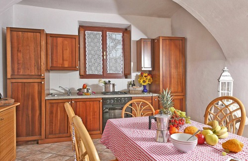 Cunettone-villa Apartment | Nice apartment for 7 guests with WIFI, A/C, pool, TV, patio and pets allowed