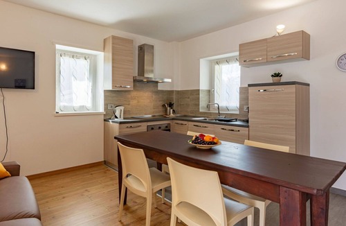 Novate Mezzola Apartment | Nice apartment for 5 people with WIFI, TV and balcony