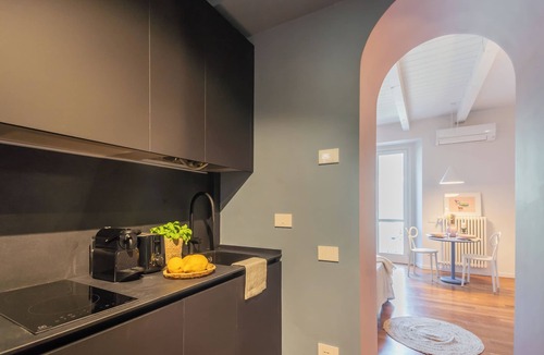 Laglio Apartment | OC Lake Love - Studio Apartment, Sleeps 2