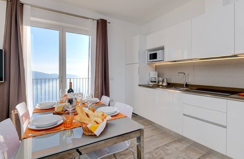 Tignale Apartment | Orange House with breathtaking lake view