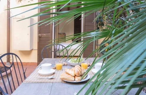 Lazzaretto Apartment | Palm Fronds apartment