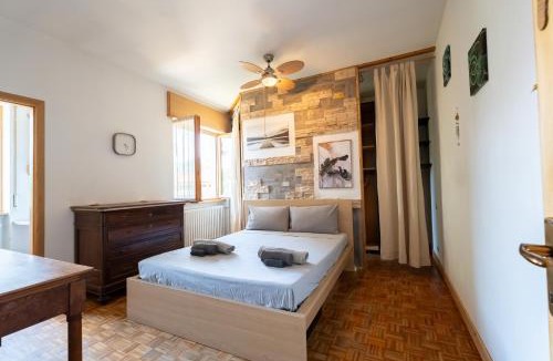 Casbeno Apartment | Parcheggio Privato - 5 minuti dal Lago di Varese