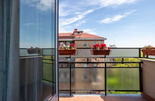 Ortica Apartment | [Parking & Comfort] NEW Spacious Apt up to 8 Pax