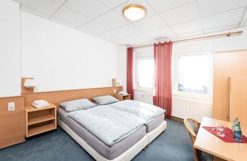 Burghausen-Rueckmarsdorf House | Pension Greiser