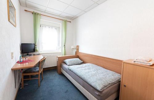 Burghausen-Rueckmarsdorf House | Pension Greiser