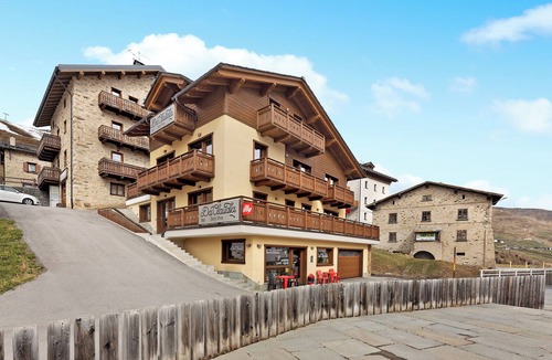Sant'Anna Apartment | Pet-Friendly Apartment 'Sandra Casa Claudia' with Mountain View