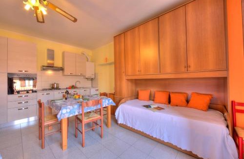 Roe Apartment | Peter - relax & 1 km from lake - Happy Rentals