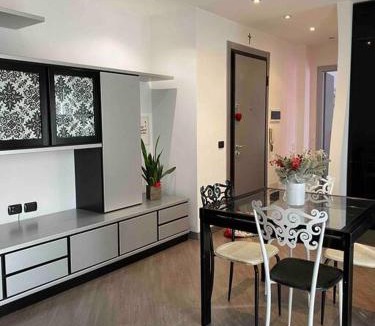 Cologno Monzese Apartment | Petit place incantevole a due passi da Milano!