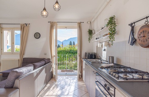 Calozzo Apartment | Pianello Charming Lake View, Pianello del Lario, Italy