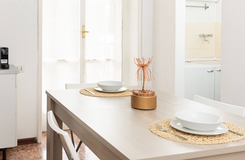 Guastalla Apartment | Picasso House - Historic Center /M3