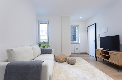 Tricolore Apartment | Pindemonte 2 Bilo - One Bedroom Apartment, Sleeps 4