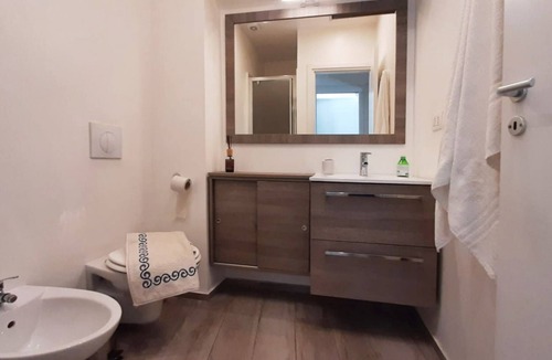 Centro Direzionale Apartment | Pirelli House it's a apartment on the 7th floor in super well-served area.
