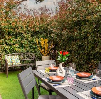 Busto Arsizio Apartment | Pop Art Loft con Giardino Privato