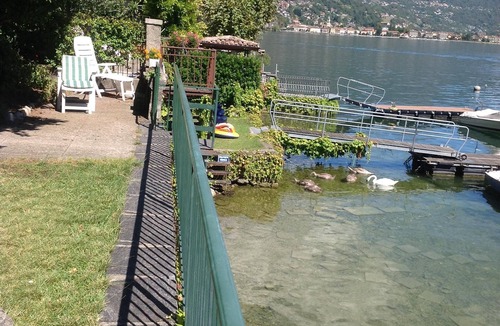 Cima Apartment | Porlezza: appartamento in villa - 4/5 personsHouse with garden