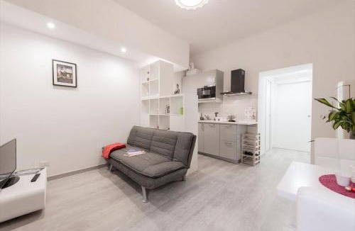 Porta Garibaldi Apartment | Porta Garibaldi White Flat