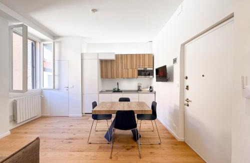 Porta Romana Apartment | Porta Romana, Tram Stop in front of the house , fast Wi-Fi
