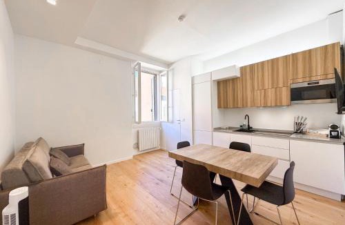 Porta Romana Apartment | Porta Romana, Tram Stop in front of the house , fast Wi-Fi