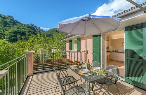 Porlezza Apartment | Porto Letizia Begonia 8, Porlezza, Italy