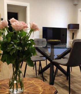 Legnano Apartment | Prestigioso appartamento vicino Milano, Rho fiera, Aeroporto MXP