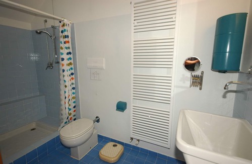 Lonato del Garda Villa | Private Apartment In Villa With Pool,over looking Lake Garda, pet friendly