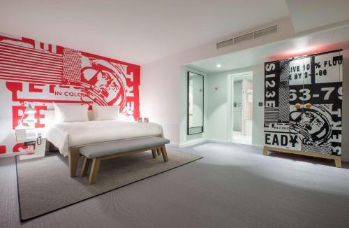 Upper Town Hotel | Radisson RED Brussels