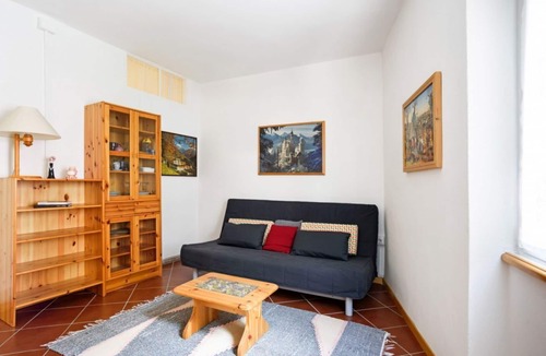 Vassena Apartment | Relaxation a stone's throw from the lake! Apt with garden!