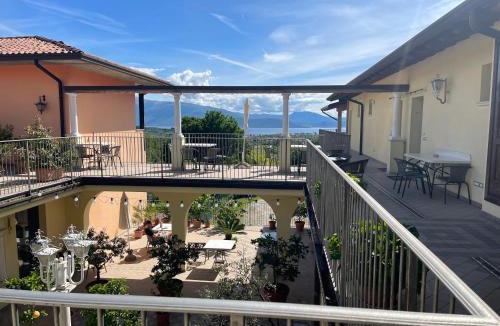 Castello House | Residence Garda Valtenesi