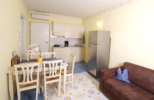 Toscolano Maderno Apartment | Residence Limoni del Rustichel: Apartment N.3 with lake view, underground parking and pool.