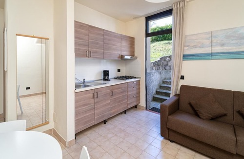 Moniga del Garda Apartment | Residence Primera, Moniga del Garda