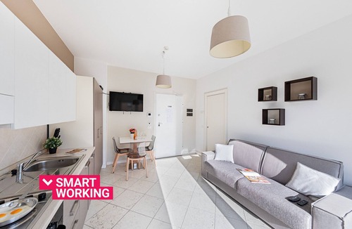 Desenzano del Garda Apartment | Residenza Miralago with pool - One-bedroom Apartment with city view