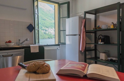 Laglio Apartment | Residenza Regina - Three Bedroom Apartment, Sleeps 5