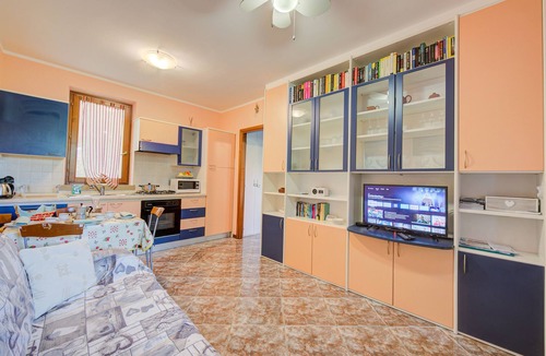 Desenzano del Garda Apartment | Residenza Verde, Desenzano Del Garda, Italy