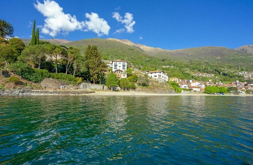 Calozzo Apartment | Riva di Pianello Balkon-Ferienwohnung am See (EG)