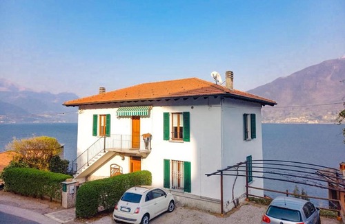 Calozzo Apartment | Riva di Pianello Balkon-Ferienwohnung am See (EG)