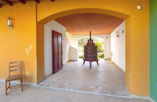 Campagnolo Apartment | Room 'Amilcare' with Shared Terrace, Wi-Fi and Air Conditioning