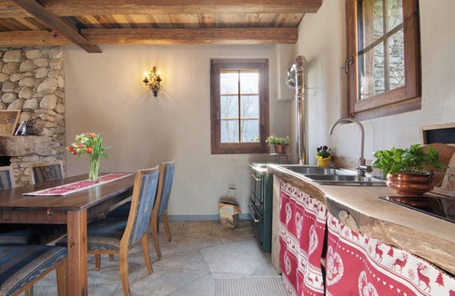 Prata Camportaccio Ski Chalet | Room 'Camera 2' with Mountain View, Wi-Fi and Air Conditioning
