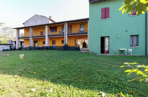 Campagnolo Apartment | Room 'Quadrupla Comfort 2' with Shared Terrace, Wi-Fi and Air Conditioning