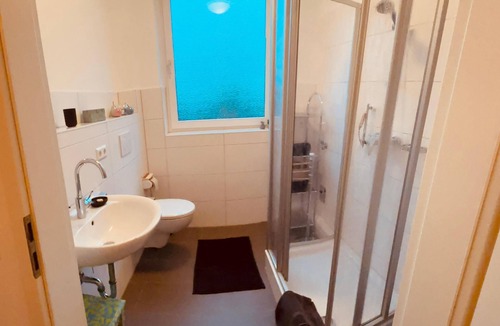 Wolfsburg Apartment | Room "white" in shared flat - central & quiet - VW, Autostadt, VfL parking lot and WLAN