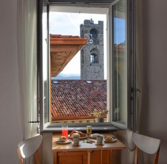 Citta Alta Apartment | Room with a View