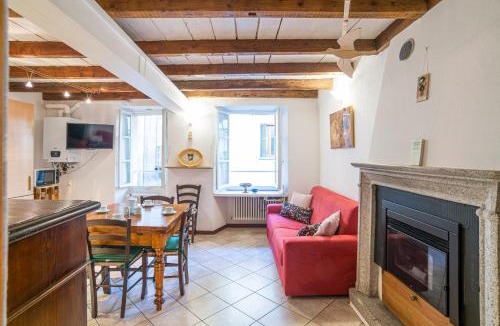 Colonno House | Roomy period house with stunning village views x6