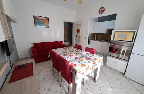 Rozzano Apartment | "Rosa" Holiday Home in Rozzano