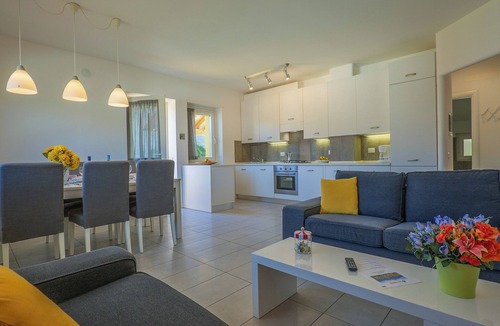 Colico Piano Apartment | Rose Gialla Pastella Holiday Apartment with Pool