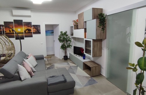 Rozzano Apartment | Rozzano Near Humanitas, IEO, Forum Assago, Duomo, Casa ElaBon