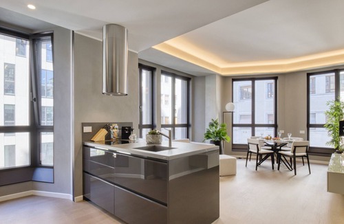 San Babila Apartment | San Babila Central Tower by Rentopolis - High-end 1bdr with panoramic terrace overlooking Duomo