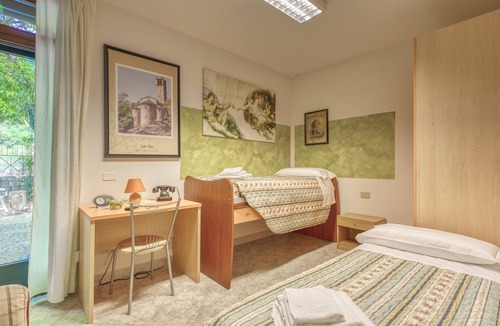 Capo di Ponte Bed & Breakfast | San Siro - Family Room in B&B San Rocco
