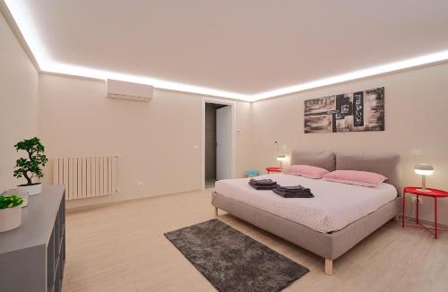 Garegnano House | San Siro Ippodromo - Rho Fiera Elegant Two-story Loft