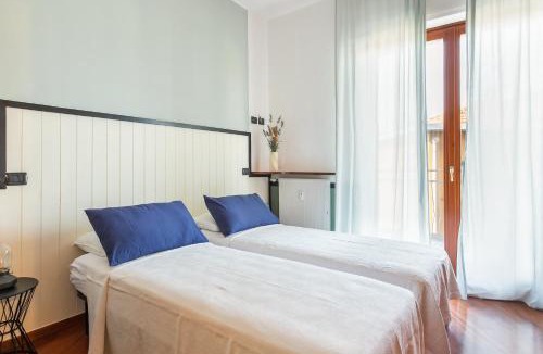 Albate Apartment | Santa Chiara Apartment by MyHomeInComo