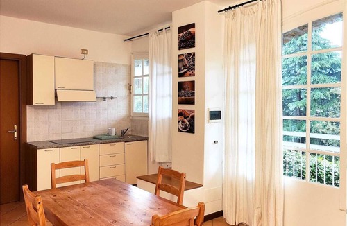 Villongo Apartment | Scenic flat in the Villongo Castle park near the Iseo lake