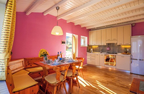 Colico Piano Apartment | Sole 1 Terrace Holiday Apartment with Pool